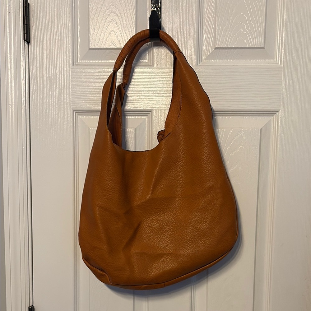 Elegant Tan Leather Tote Bag